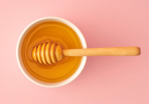 صورة علاج التبول الليلي عند الأطفال بالعسل